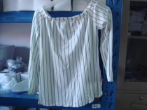 Striped long sleeve round neck shirt a L code spot physical shooting clearance loss for 22 yuan