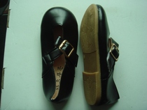 Womens childrens leather shoes a pair of 30 yards clearance at a loss price only this pair of spot physical shooting