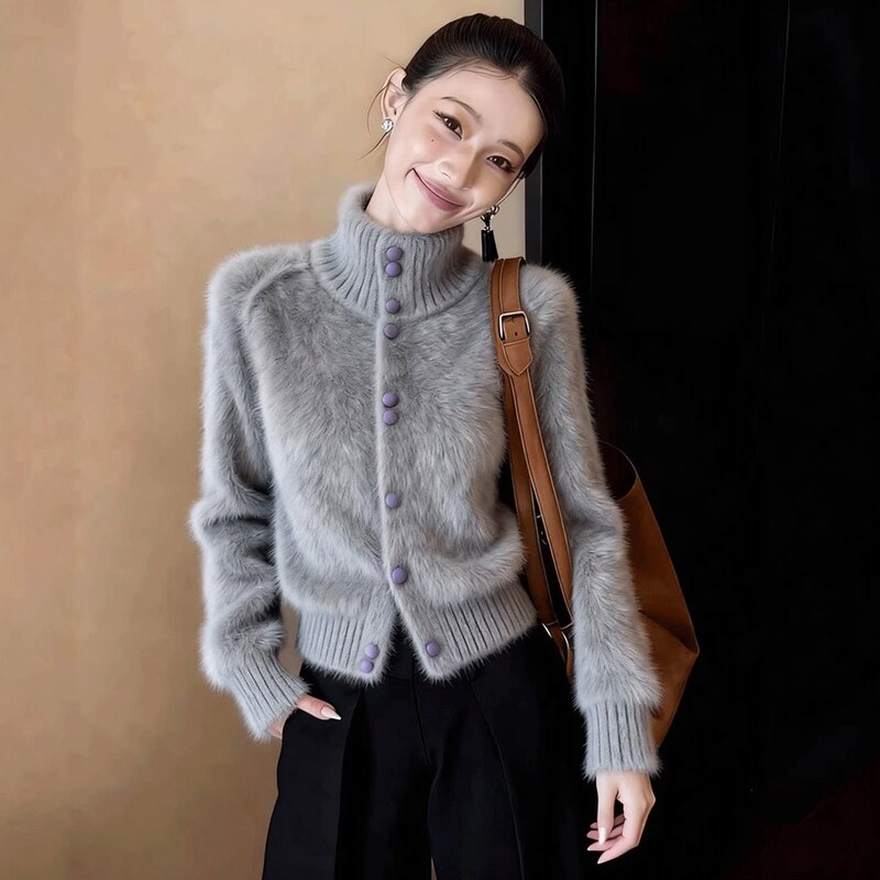 French-Style Light Luxury High-Neck Plush Sweater for Women, New Winter Knitwear, Inner Layer Base Shirt, High-End Long-Sleeve Top