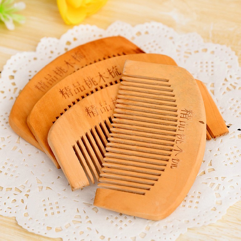 Berloyalty Trade Natural Health Care Peach Wood Comb Antistatic Hair Wood Comb Portable Peach Comb 14g
