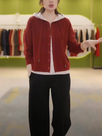 春秋新款毛衣外套宽松减龄气质毛衫三桔假两件连帽针织开衫女上衣