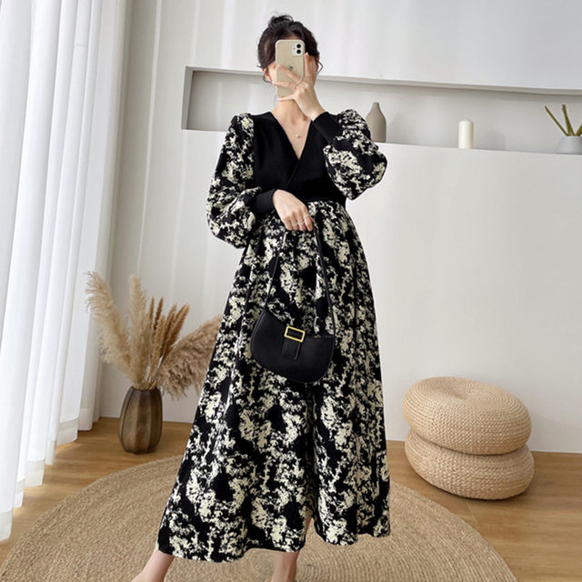 Pregnant women's autumn clothes new large size mid-length dress trendy mother looks thin autumn and winter sweater foreign style bottoming skirt