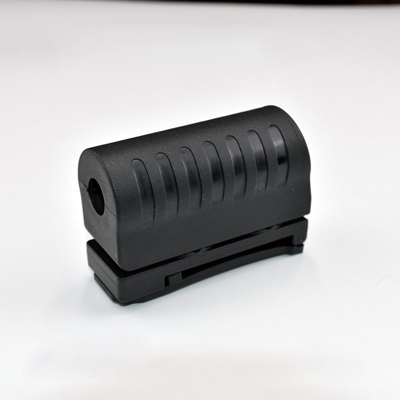 Blocker's new standard tactical flashlight plastic steel quick-pull sleeve can be rotated to hang tactical vest eight-piece accessories side opening
