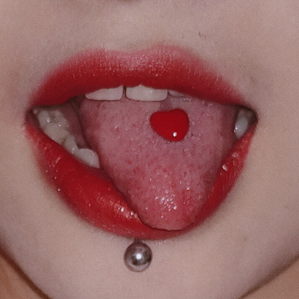 The child of Satan is stealing the tongue and nails cute to blame the short pole Anti-allergic acrylic puncture ornament