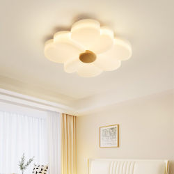 Natural Wood Cream Style Warm Floral Bedroom Lamp Full Spectrum Eye Protection Children's Room Ceiling Lamp Creative Led Living Room Lamp