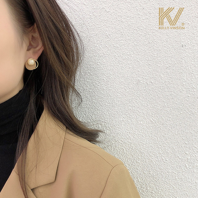 High Sense Circle Ring Earrings New Unique Port Wind Irregular Earrings Accessories Individuality small crowdsourced Temperament Pearl Earrings