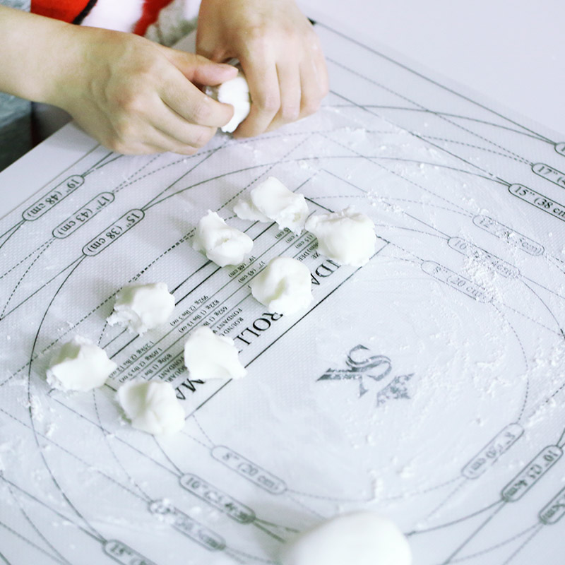 Silicone Mat Knead Mat Baking Mat anti-slip Non-stick to the Rolled Dough Cushion Turn Sugar Cake Anti-Stick Cushion Platinum Silicone Silicone Knead Mat