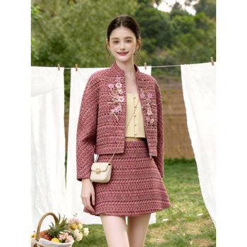 Beautiful Suits for Important Occasions, Chinese-Style Beaded Red Outfits for Socialites, High-End Chanel-Style Winter Wear, Complete with an Entire Set of High-End Accessories