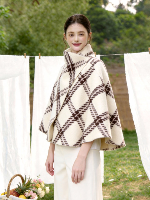 Super Stylish Korean-Style Tweed Plaid One-Piece Cape Jacket with an Elegant and High-End Feel, Unique and Beautiful Top That Really Stands Out