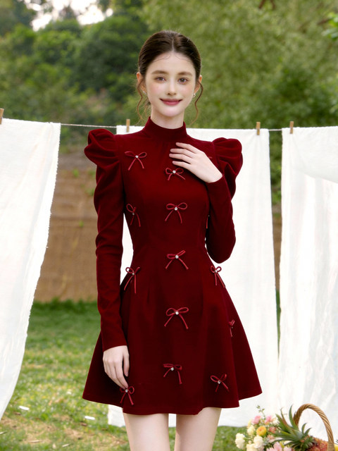 New Chinese-Style Exquisite Red Princess Dress for Women, Solid Color Long-Sleeve Dress with Bow Tie, Waist-Cinching, Slim-Fit Dress