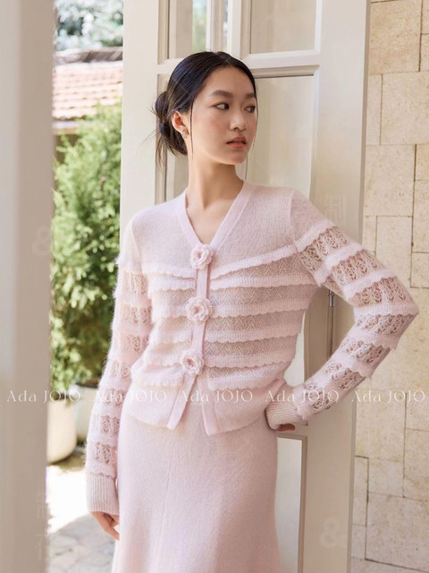 2025 Super Stylish Pink V-Neck Knitted Cardigan with Exquisite 3D Floral Design, Unique and Beautiful Long-Sleeve Top