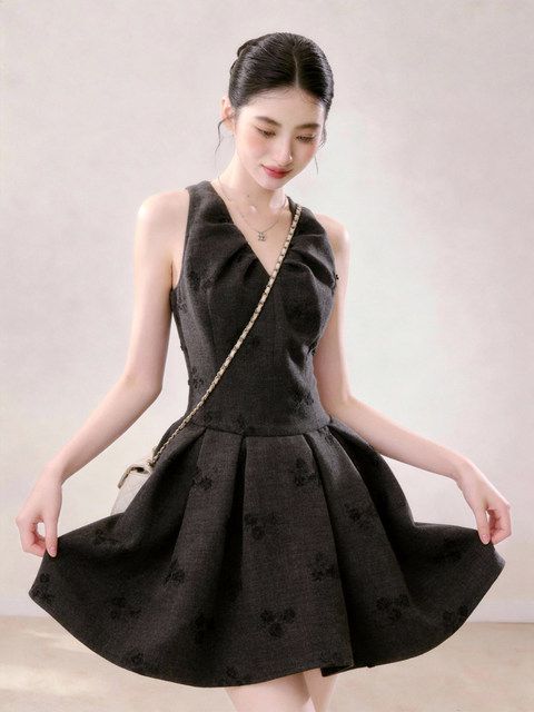 High-End, Elegant, Classy V-Neck Sleeveless Dress, Stylish Hepburn Style, Unique and Beautiful Dress for Summer 2026