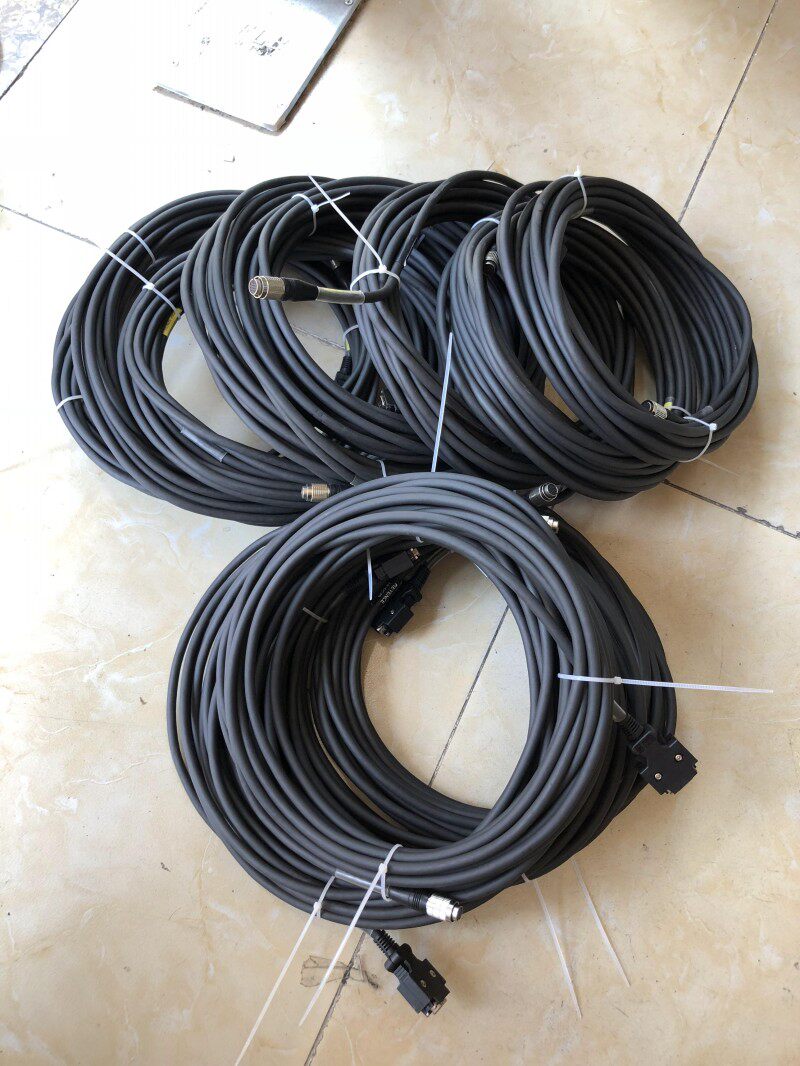 Yah Hui KEYENCE LK-GC20 laser sensor LK-GC10 cable 10 meters long color new