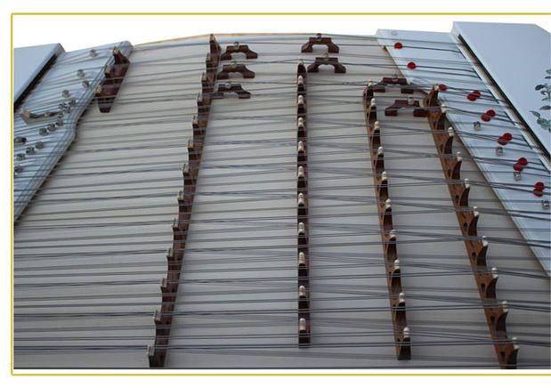 Nhà máy sản xuất trực tiếp dụng cụ sứ dulcimer màu trắng và trắng 404 dulcimer để gửi hộp kệ - Nhạc cụ dân tộc đàn cổ cầm giá bao nhiều