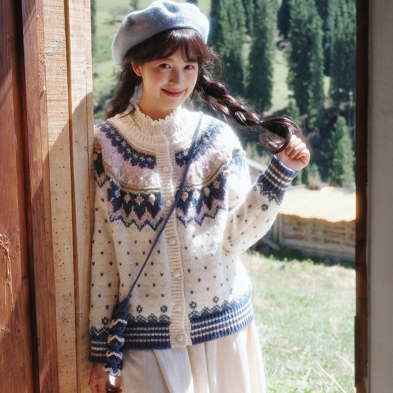 【Apricot Blue Wind Chime】Wild Pea Heavy Craft Vintage Girlish Beanie Fair Isle Jacquard Sweater Autumn Winter Cardigan 【Apricot Blue Wind Chime】Wild Pea Heavy Craft Vintage Girlish Beanie Fair Isle Jacquard Sweater Autumn Winter Cardigan