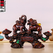 Auspicious Elephant Ornaments A pair of handicrafts like home living room wine cabinet decorations to move to a new home and move to a gift
