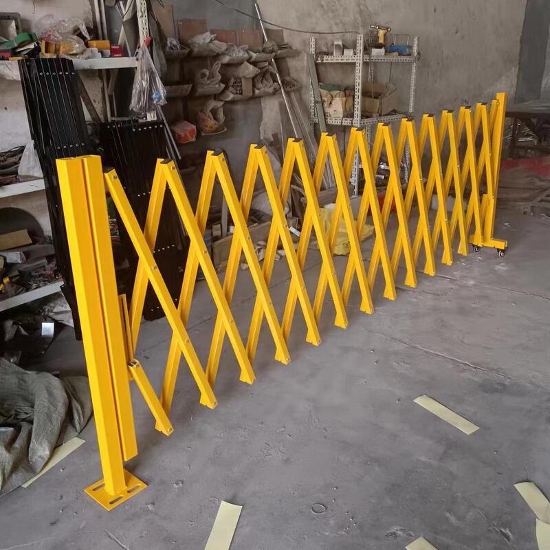 Iron Telescopic Sliding Door Guardrail Factory Construction Site Unit School Courtyard Courtyard Isolation Protection Safety Simple Door