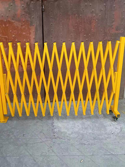 Puerta corredera telescópica de hierro, barandilla, unidad de sitio de construcción de fábrica, patio escolar, protección de aislamiento, puerta simple de seguridad