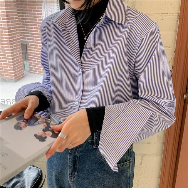 Autumn and winter layering with blue pinstriped shirts for women, versatile vertical striped tops, Korean style loose long-sleeved shirts