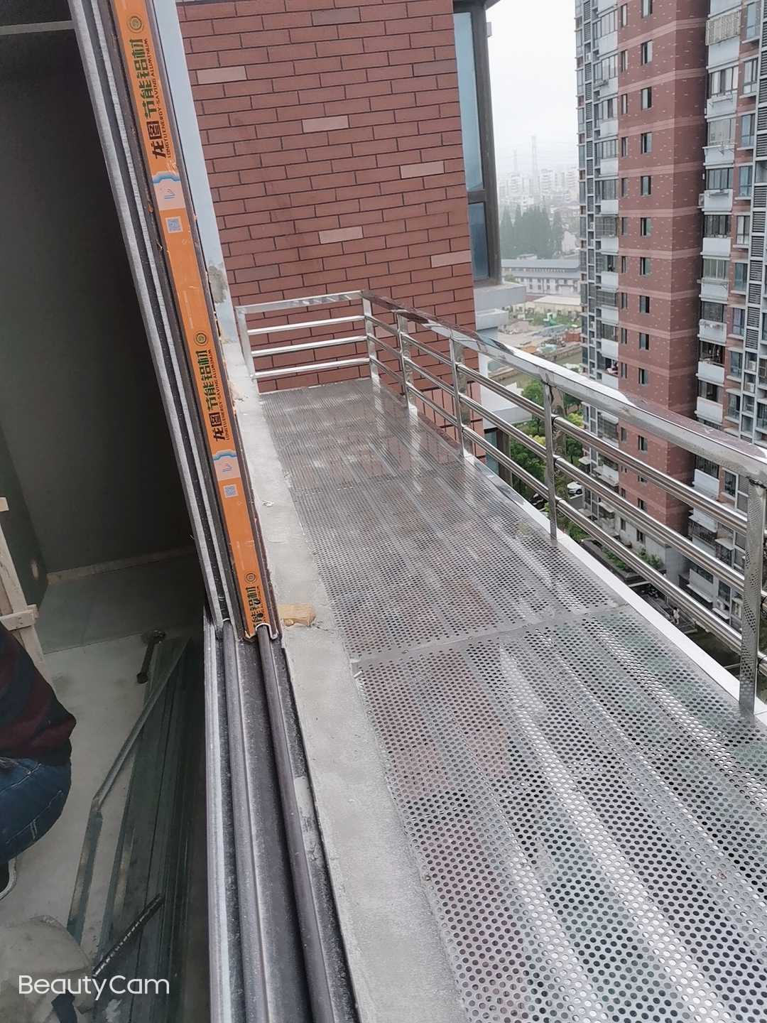 No. 50, flower hanger coat hanger canopy, kongjiang one village