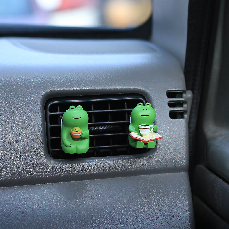 Car ornaments air outlet aromatherapy frog car accessories car interior decoration lasting light fragrance cute car with creative personality