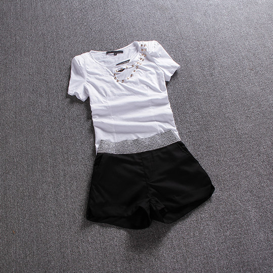 2025 New Style Diamond-Embellished Slim-Fit Elastic Waist Casual Wide-Leg Chic Hot Pants High-Waisted Stretch Shorts for Women Summer