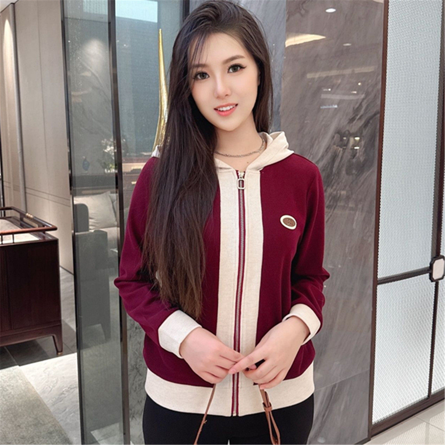 时尚撞色连帽卫衣开衫女2025秋季新款拉链短外套宽松显瘦外穿上衣