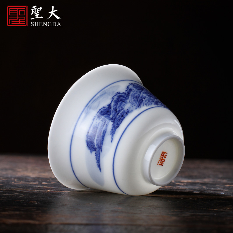 The big blue and white landscape bell cup teacups hand - made ceramic kung fu master cup sample tea cup single cups of jingdezhen tea service