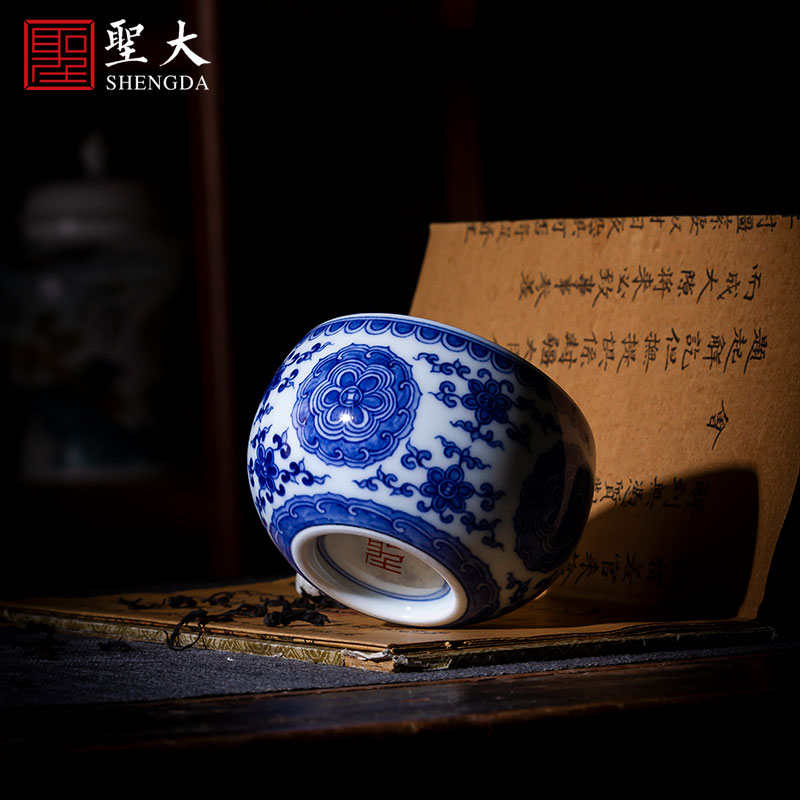 The big cup sample tea cup hand - made under glaze blue and white porcelain kung fu group pattern lie fa cup jingdezhen tea by hand