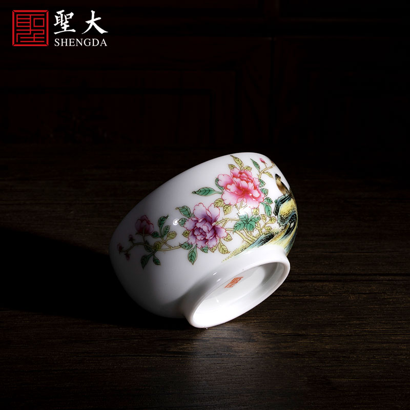 Large ceramic powder enamel peony mountain birds image masters cup of jingdezhen tea service manual hand - made kung fu tea cups sample tea cup