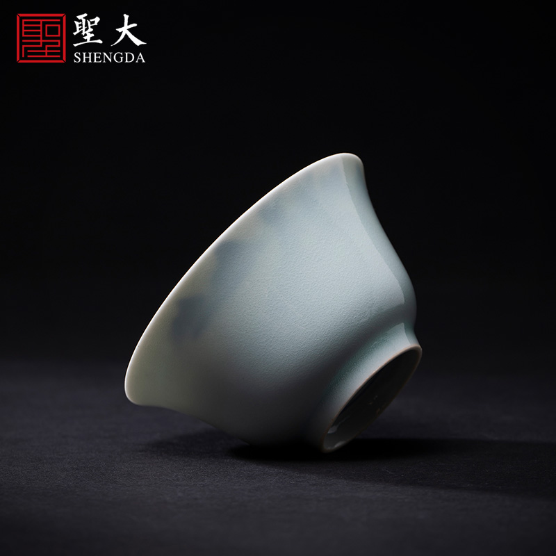 The big pure hand - made ceramic kung fu tea cups maintain jingdezhen blue and white painting of landscape master cup sample tea cup tea set