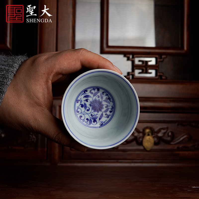 St the ceramic masters cup hand - made jingdezhen blue and white tie up branch lotus famille rose, peach sample tea cup tea kungfu tea cups