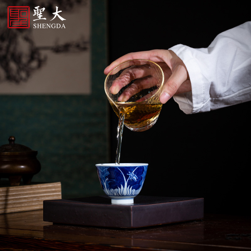 The big cup sample tea cup of pure hand - made ceramic kung fu jingdezhen blue and white cabbage masters cup tea set manually by hand