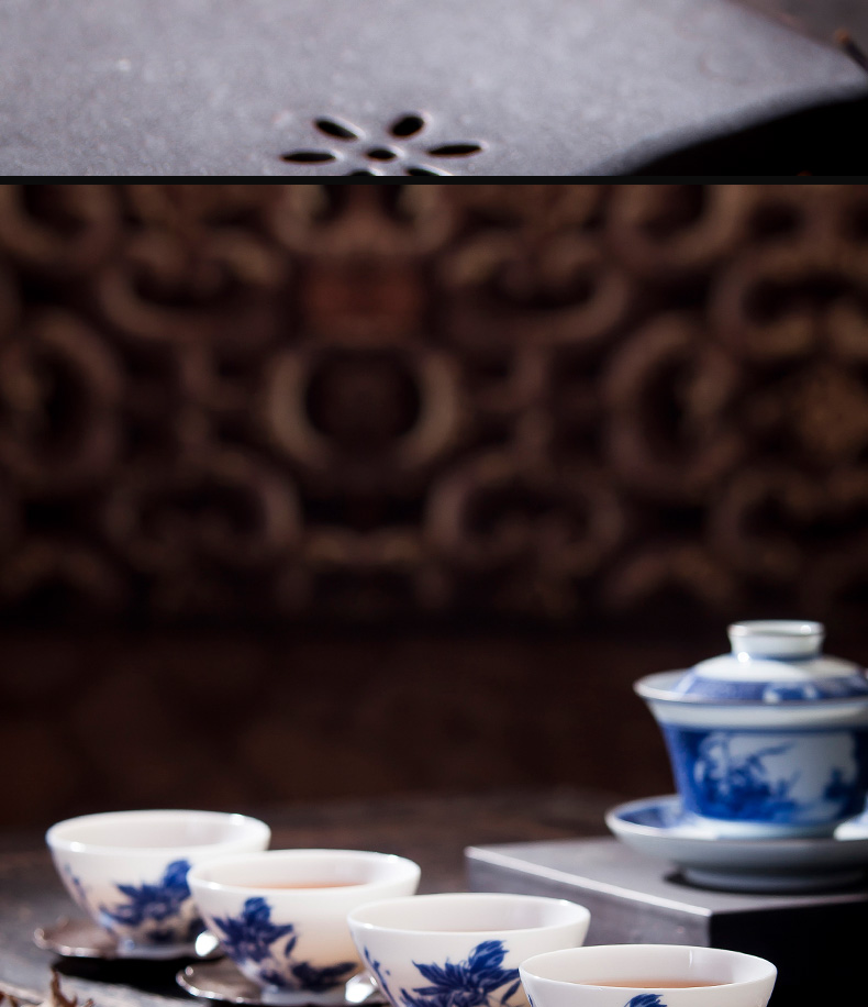 The big blue and white Guo master Shifu cup sample tea cup hand - made ceramic kung fu master cup all hand of jingdezhen tea service