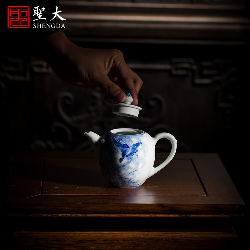 Holy big teapot hand - made ceramic kung fu king of blue and white porcelain imitation step LuYan figure teapot full manual of jingdezhen tea service