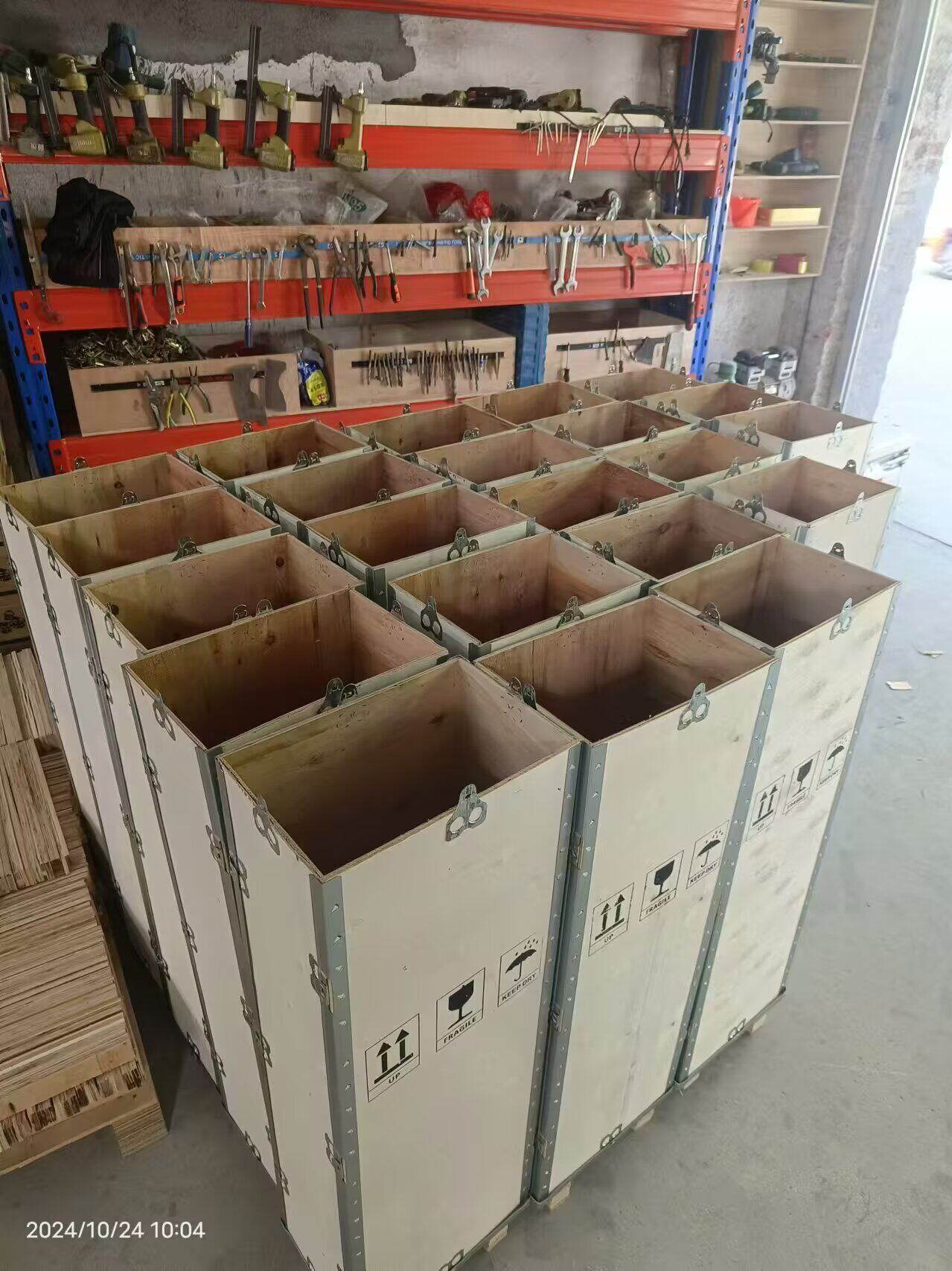 деревянная упаковка 工厂定制免熏蒸胶合板木箱 钢边包边卡扣组装箱 出口运输木箱 No brand