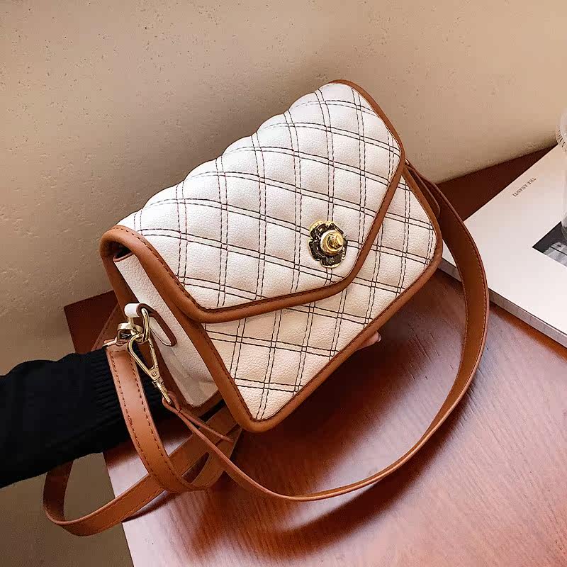 Tide brand rhombic high-end sense bag women's summer 21 new fashion portable shoulder bag versatile niche design Messenger bag