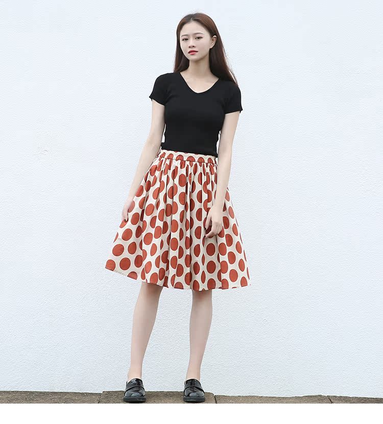 Suin2019 hè mới retro nhỏ dễ thương một từ đại học điểm sóng váy ngắn nữ 9169 nữ - Váy chân váy ngắn xòe