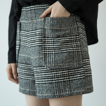 SUIN2020 autumn and winter New Art loose simple Korean Plaid high waist wide legs thin hairy short pants 896