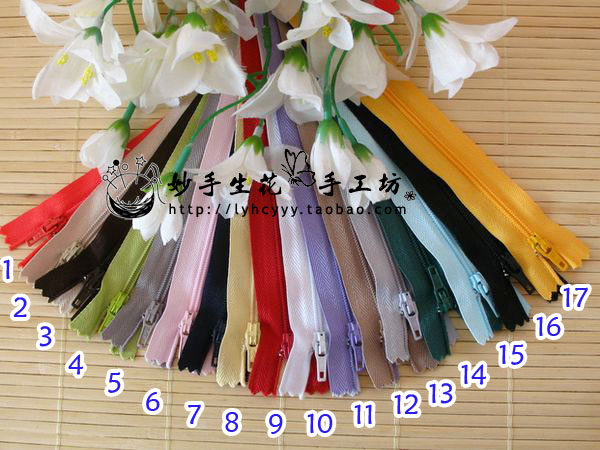 Fabric DIY puzzle 3# Triple zipper 18 color teeth length 18 CM pants door zipper 8 yuan per color
