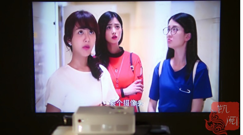 Máy chiếu thông minh Máy chiếu di động không dây K60 có màn hình wifi máy chiếu 3D thông minh - Máy chiếu máy chiếu mini