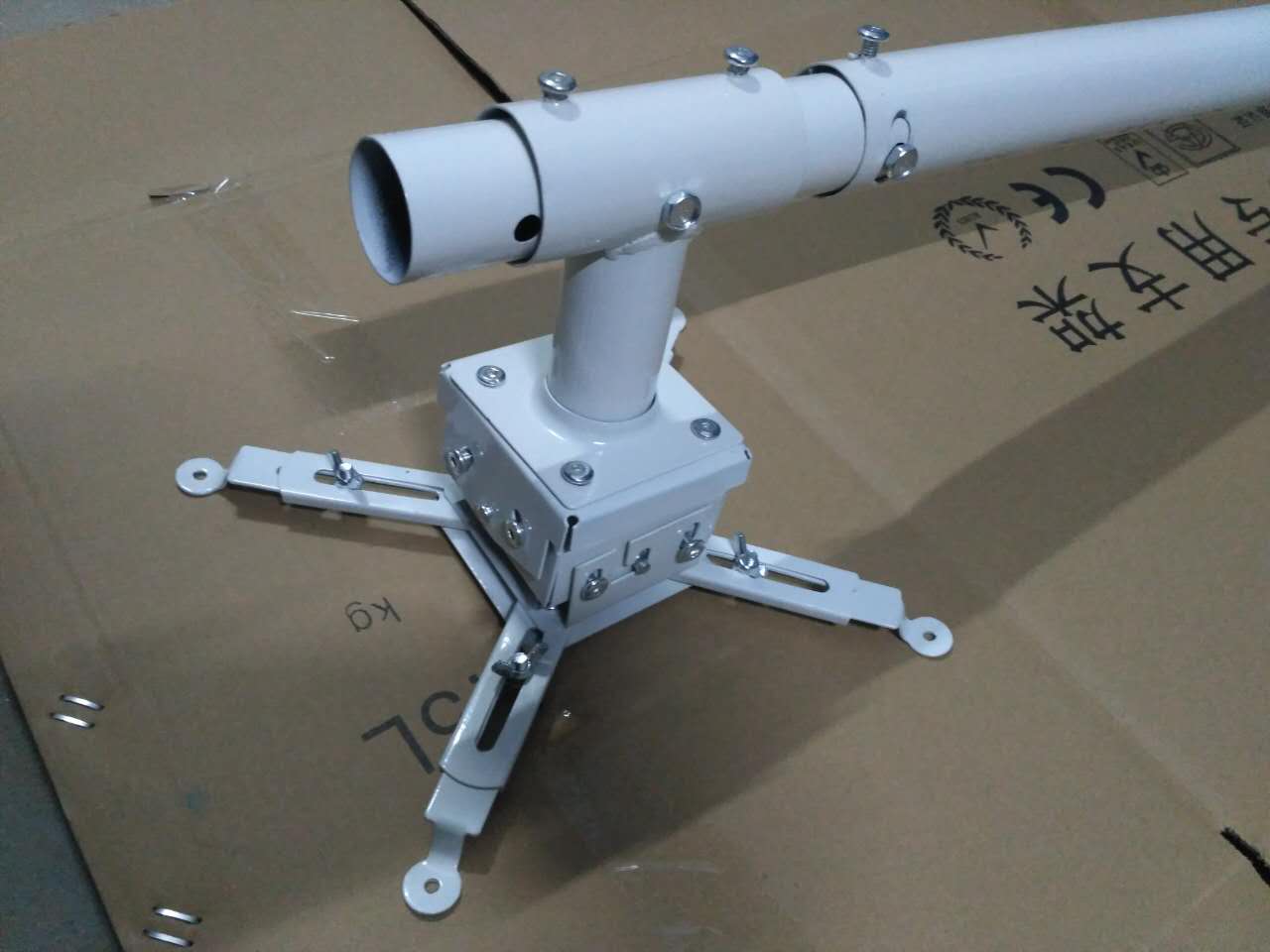 Móc treo máy chiếu, giá treo máy chiếu, móc treo máy chiếu, cố định phổ quát 1,5 m móc tiêu cự ngắn - Phụ kiện máy chiếu màn máy chiếu