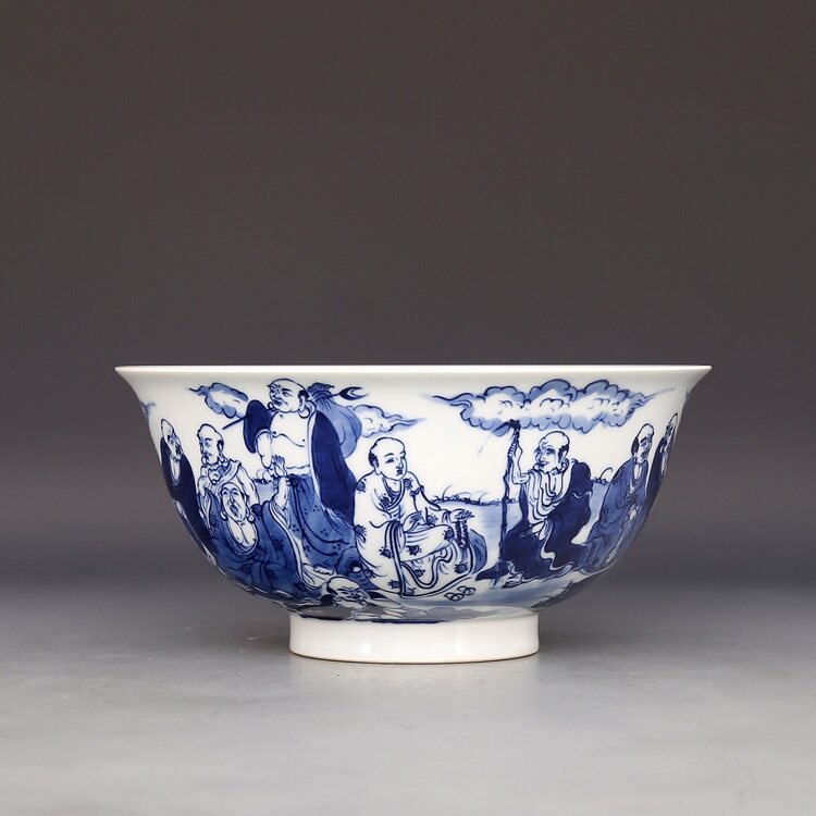 Daqing Kangxi year - old pieces of old artisanal antiques with all hand - painted 18 Luhan bowl