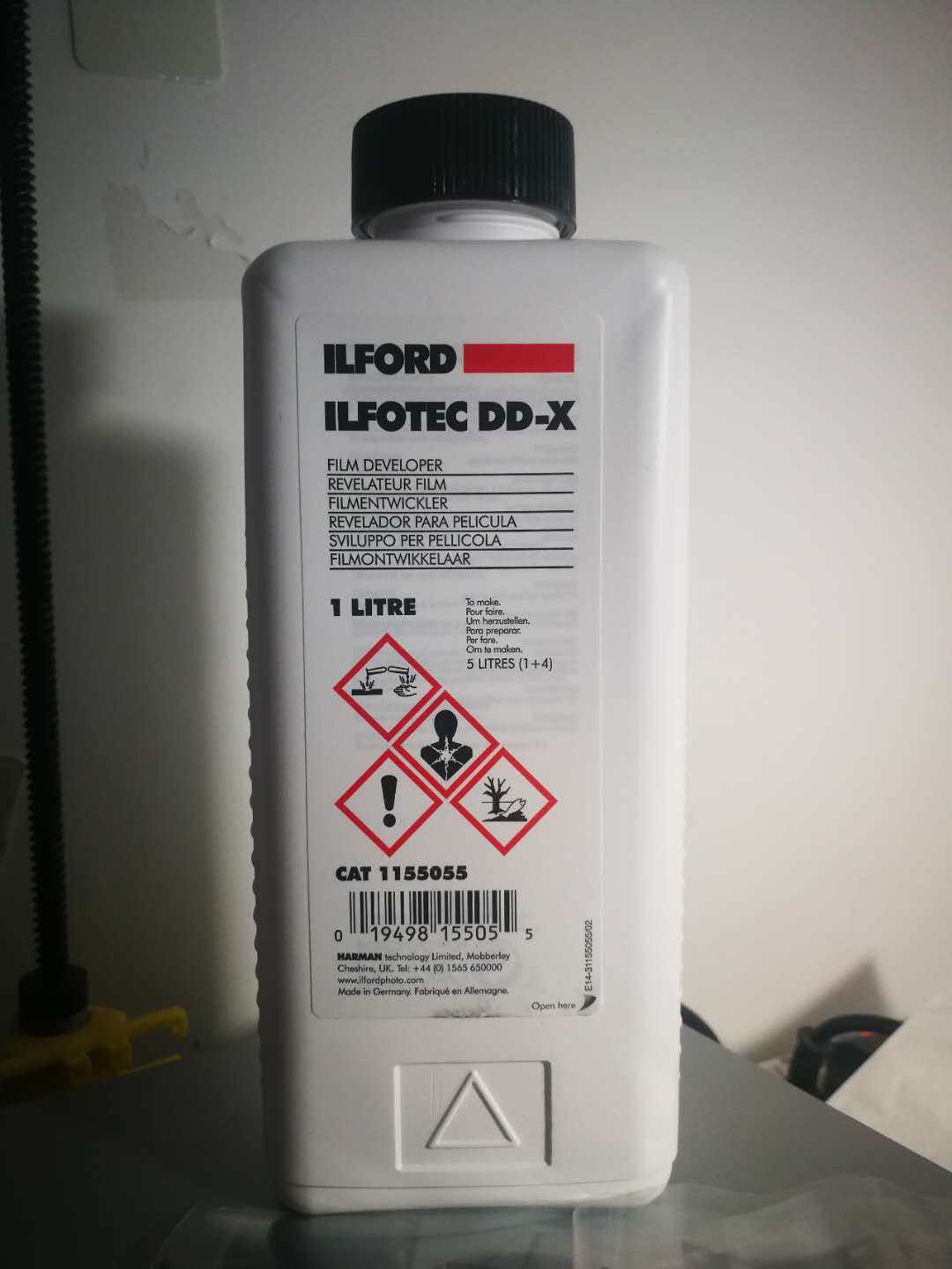 Ilford DDX high-end black and white flushing negative film roll cleaning