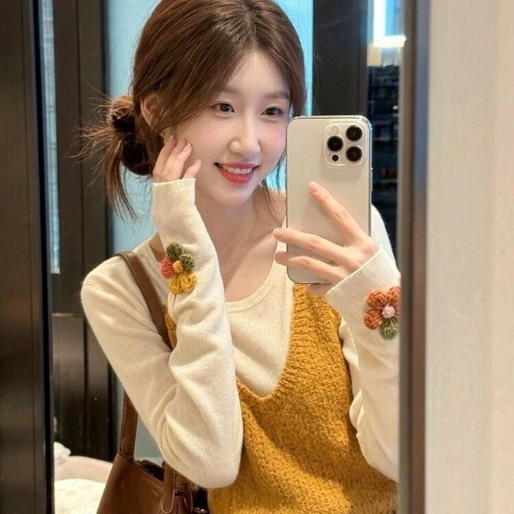 Stylish and Unique, Beautiful and Age-Reducing Yellow Knitted Vest with Two-Piece Set of Base Layer Tops for Women Stylish and Unique, Beautiful and Age-Reducing Yellow Knitted Vest with Two-Piece Set of Base Layer Tops for Women