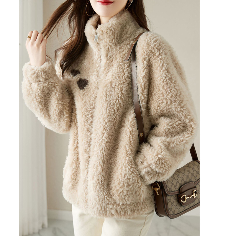 Autumn and Winter New Style Granular Fleece Lamb Wool Fur Integrated Coat for Women, Thickened Fashionable Fur Coat for Young Women