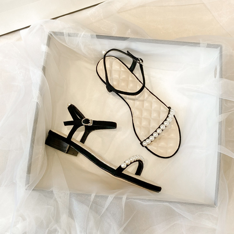 Pearl word belt sandals women's summer flat bottom 2022 new all-match mid-heel French style with skirt fairy wind gentle shoes