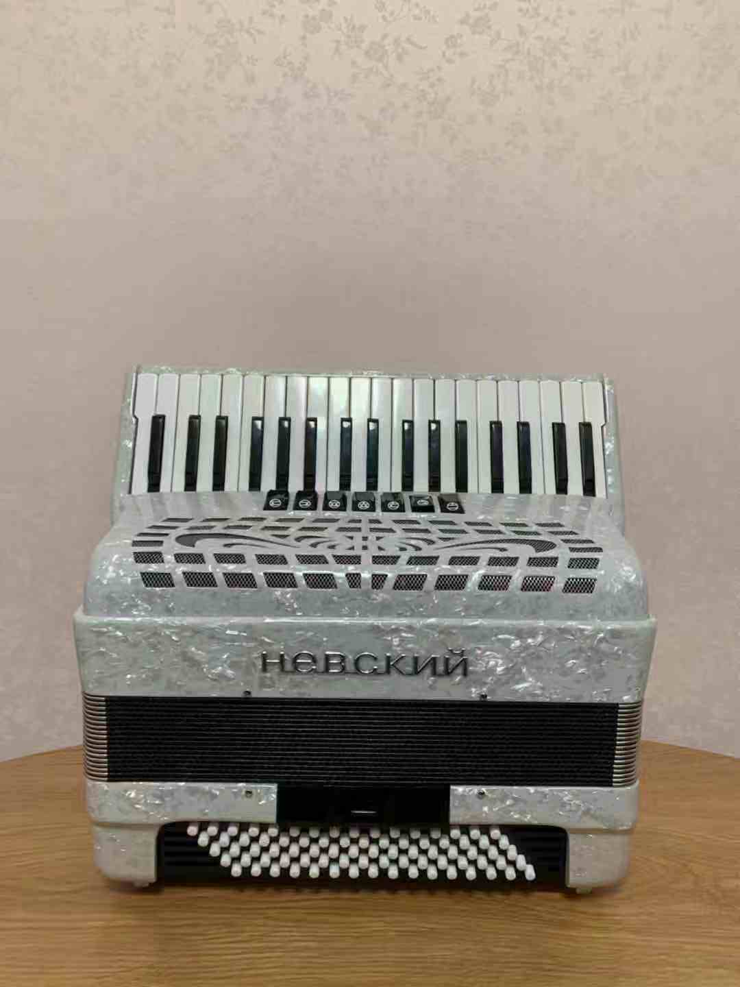 Imported new white Russian Neva brand 80 bass children and toddlers adult middle-aged and old school accordion