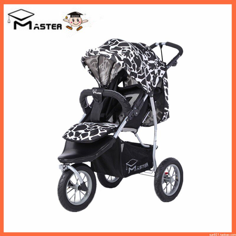Master's three-wheeled stroller with pneumatic tires can be folded and can sit and lie 0-6 years old stroller is light and easy to push up the landscape