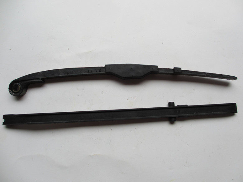 Light Yanghao Maio GY6125T ZF125T ZF150A ZF150A chain guide piece with a pair of Taiwanese light yang original dress